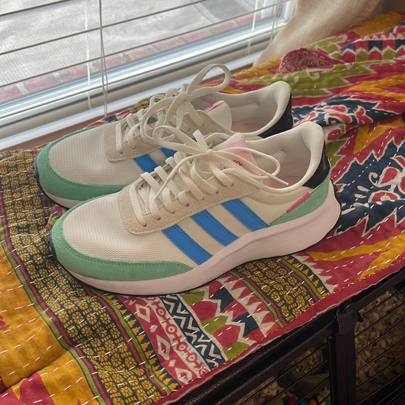 Adidas flat sneaker - Picture 2 of 6